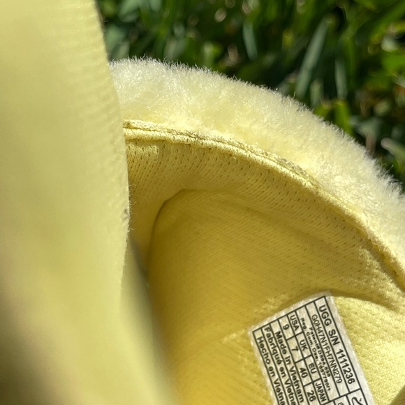 UGG🍁Laton Fur Logo Slippers women’s 9 - Picture 6 of 13
